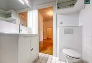 Büro: Stilvolles Altbauobjekt mit Klopfbalkon beim Währinger Schubertpark!