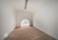 Geräumiges 5-Zimmer Altbau Büro in Toplage