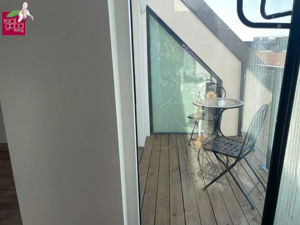Neubau-Apartment mit Loggia in repräsentativem Gründerzeithaus