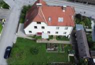 Preisreduziertes Raumwunder: teilsanierungsbedürftiges Mehrfamilienhaus mit drei Einheiten!