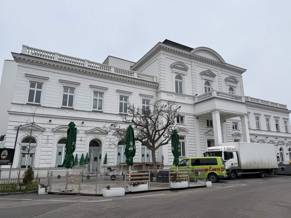 Nußdorfer Platz! Topmoderne Gewerbeimmobilie mit exklusivem Saunabereich + 2 Terrassen, 1190!