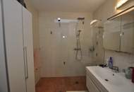 Sonnige 3-Zimmer-Wohnung im 1. Stock mit großer Loggia und Einzelgarage