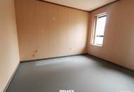 1 Zimmer Wohnung, schön geräumig und gut zu gestalten. Angenehme Lage.