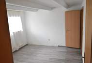 Baugrund mit Haus! Sanieren oder abreißen. Sonnige Eckparzelle!