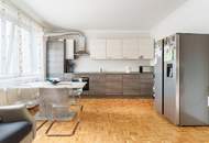 Familienwohnung in der Stadt – 4 Zimmer mit Balkon