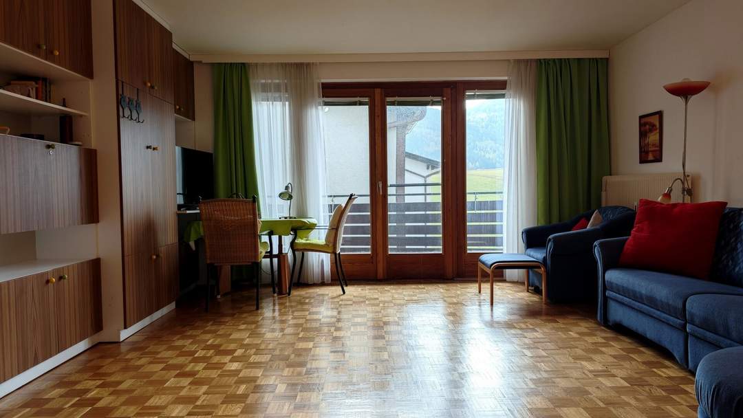 Wohnen mit Schneebergblick: Gemütliche Wohnung mit Balkon und Tiefgarage