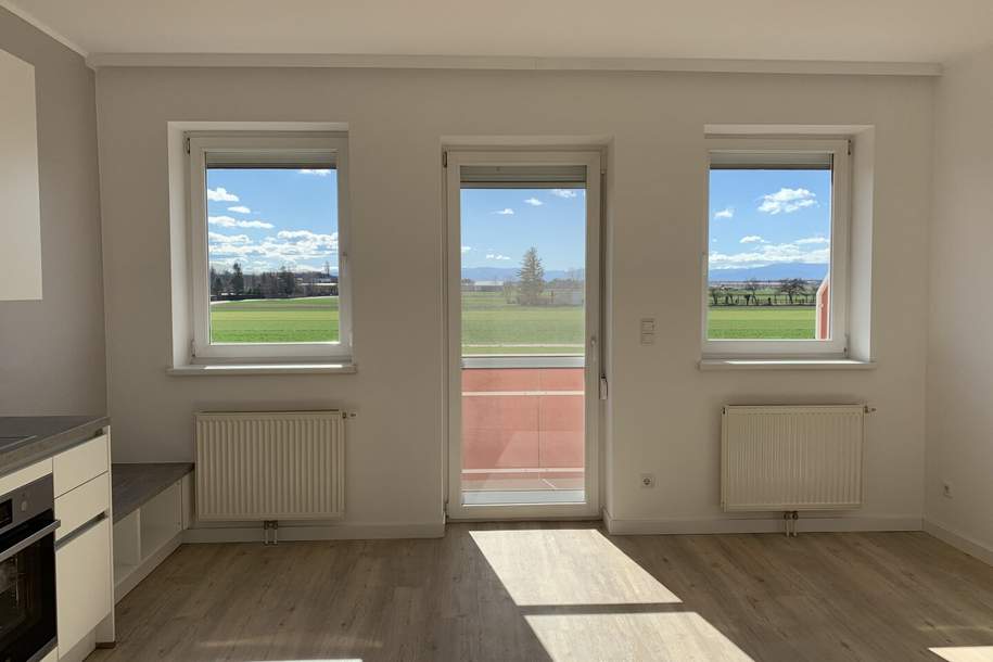 ZWEITBEZUG nach Sanierung // Schöne 2 Zimmer Wohnung mit Balkon | 1. Stock | Fernblick | Einbauküche, Wohnung-miete, 849,00,€, 2492 Wiener Neustadt(Land)