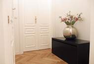 Prachtvolle Beletage mit Balkon in Bestlage am Rochusmarkt! Komplett möbliert.