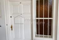 Schöne Altbauwohnung in ausgebauten Altbau