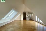 Weitläufige 4-Zimmer-Wohnung mit zwei Freiflächen! - Ab Oktober beziehbar!