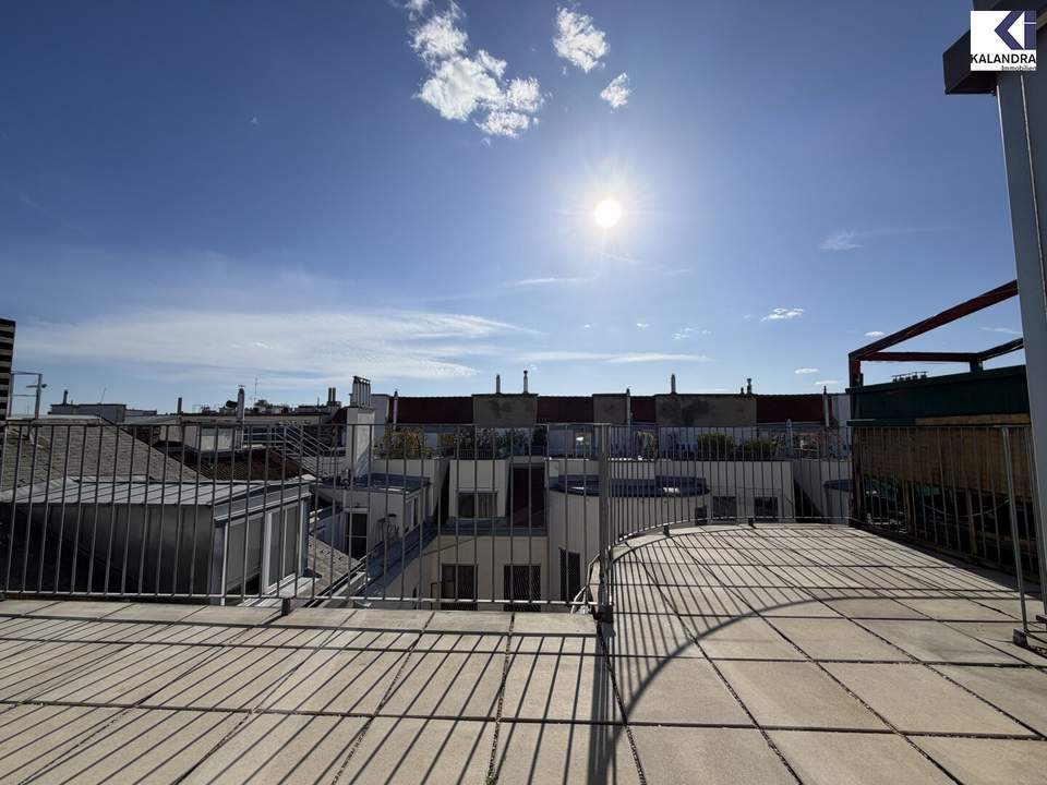 360 TOUR // DACHGESCHOß TERRASSEN-WOHNUNG