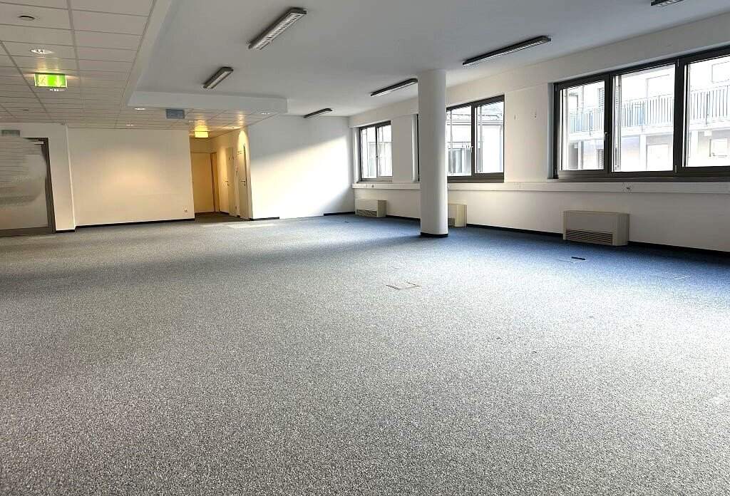 SIEBENBRUNNENGASSE! KLIMATISIERTES 266 m2 Büro oder Kanzlei, 4 Zimmer, weiter teilbar, Teeküche, Nebenräume, Ecke Zentagasse