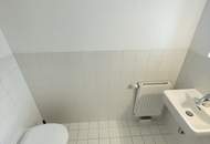 **ZENTRALE DACHGESCHOSSWOHNUNG INKL. TERRASSE**INNENHOFLAGE**2 ZIMMER**EINBAUKÜCHE**Ecke Naschmarkt
