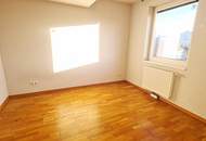 DACHGESCHOSS, sonnige 74 m2 Neubau, Wohnküche, 2 Zimmer, Wannenbad, Parketten, Holbeingasse