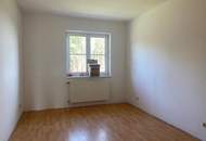 Sonnige Mietwohnung mit Balkon! 3-Zimmer-Wohnung! Neu renoviert!