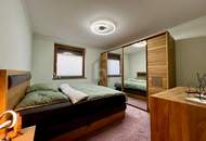 PREISHIT! SANIERT MIT SONNIGEM WINTERGARTEN UND SUPER AUFTEILUNG!