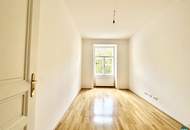 Modernes Altbau-Büro mit Parkblick