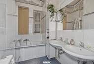 "Ca. 400 m² Wohnfläche plus weitere ca. 710 m² Nutzfläche mit viel Potenzial!"