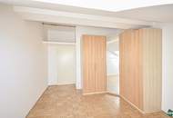 Helle 3-Zimmer-Dachgeschoß-Wohnung mit Blick auf die Votivkirche