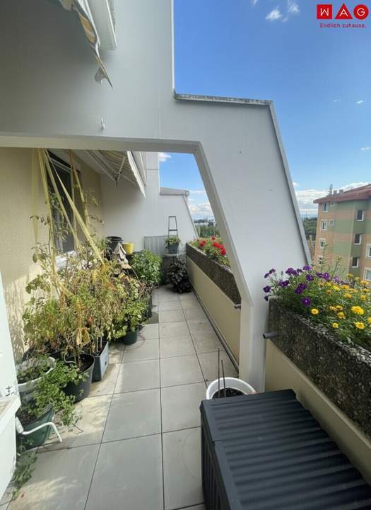 Diese Wohnung vereint Ruhelage, gepflegtes Ambiente und eine großzügiger Balkon/Loggia zu einem attraktiven Gesamtpaket. Ideal als Erstwohnung oder gemütlicher Rückzugsort mit grünem Ausblick!