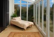 Einfamilienhaus und Gästehaus auf großem Grundstück, Pool und Schneebergblick!