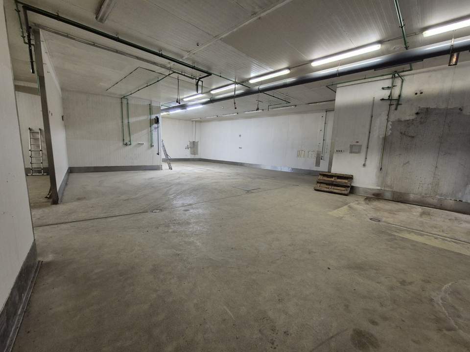 LAGERHALLE ca. 325 m²