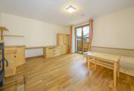 Hochwertige Dachgeschosswohnung mit schönem Ausblick in Ruhelage
