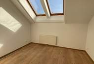 Geförderte 3-Zimmer Dachgeschosswohnung mit großen Balkon und KFZ-Parkplatz zu vergeben!