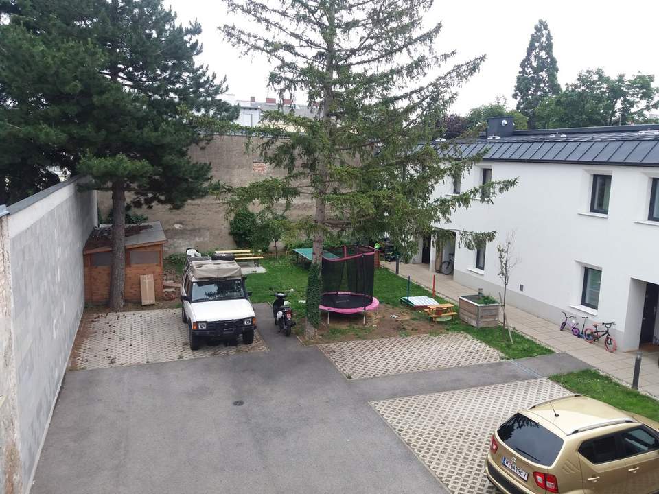 Klugargasse 14 - Parkplatz im Freien