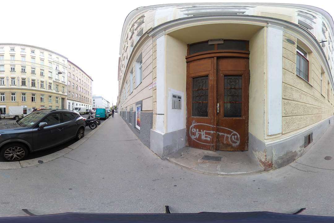 2-Zimmer-Altbauwohnung nahe U1 | Balkon vorübergehend bewilligt