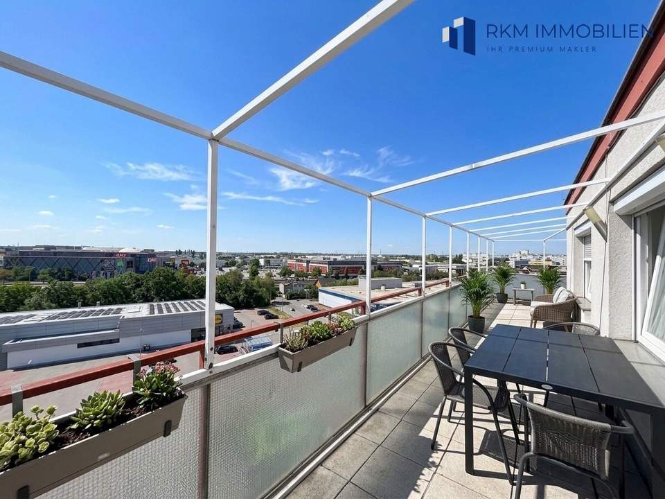 Gräumige 4-Zimmer-Dachgeschosswohnung mit 360°-Panoramablick über ganz Wien