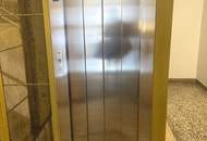 3 Zimmerwohnung in saniertem Wohnhaus perfekt gelegen mit Loggia