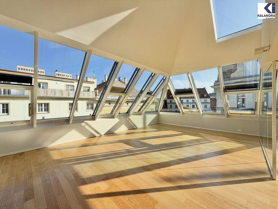 360° TOUR // PENTHOUSE-WOHNUNG nahe NASCHMARKT