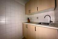 Nähe Laubeplatz und Quellenstraße *** Garconniere im 1. Stockwerk *** Haus in Sanierung