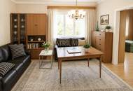 Großzügiges Haus mit zwei Wohnebenen, großem Garten und Garage – Renovierungsprojekt in guter Lage!