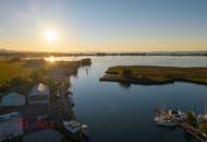 Direkt am Wasser: Exklusives Bootshaus mit Luxuskomfort