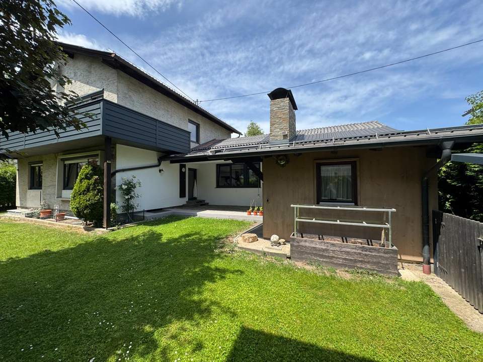 Seltene Gelegenheit: Zweifamilienhaus mit vielseitigen Nutzungsmöglichkeiten