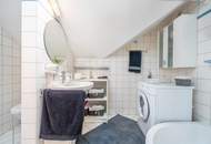 Leben im Zentrum - charmante 2-3 Zimmer Wohnung im Dachgeschoss – hell, offen, charmant