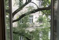 Stilaltbau im Servitenviertel !!! Ausblick in den ruhigen und begrünten Innenhof !!!
