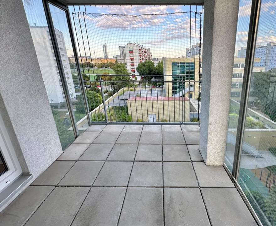 Loggia mit Fernblick, gute Infrastruktur & Zustand