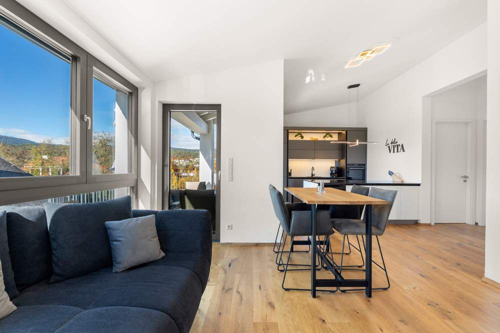 Moderne Dachgeschosswohnung in zentrumsnaher Lage