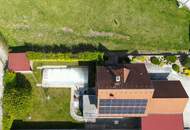 Modernes Einfamilienhaus mit Pool und Photovoltaik