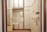 Vorgarten: Gemütliche Balkonwohnung + Idealer Grundriss + Sonniges Wohnzimmer + Teilbar auf 2-3 Zimmer