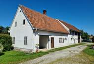 Großzügige Hofstelle im Bauland mit Wohnhaus sowie vier weitere Nebengebäude in zentraler Lage