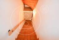 Großes Eckgrundstück mit renovierungsbedürftigem Haus!