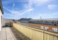 Dachgeschoßwohnung mit 22 m² Südterrasse &amp; Fernblick | Nähe Reumannplatz | Ruhelage