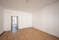 +++NEU+++ Sanierungsbedürftige 2-Zimmer Altbau-Wohnung