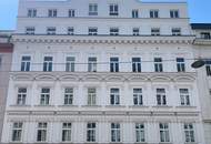 Im Dachgeschoßausbau: 3-Zimmerwohnung mit Balkon in U-Bahn-Nähe