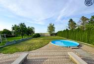 Charmantes Bauernhaus mit großem Grundstück, langgezogenem Hof, 2 Wohnungen und einem Swimmingpool