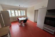 Großzügiges Wohnhaus auf großem Grundstück in idyllischer Lage! Sanierungsbedürftig!